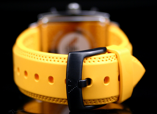 Emporio Armani Men’s Chronograph Orange Rubber watch caseback