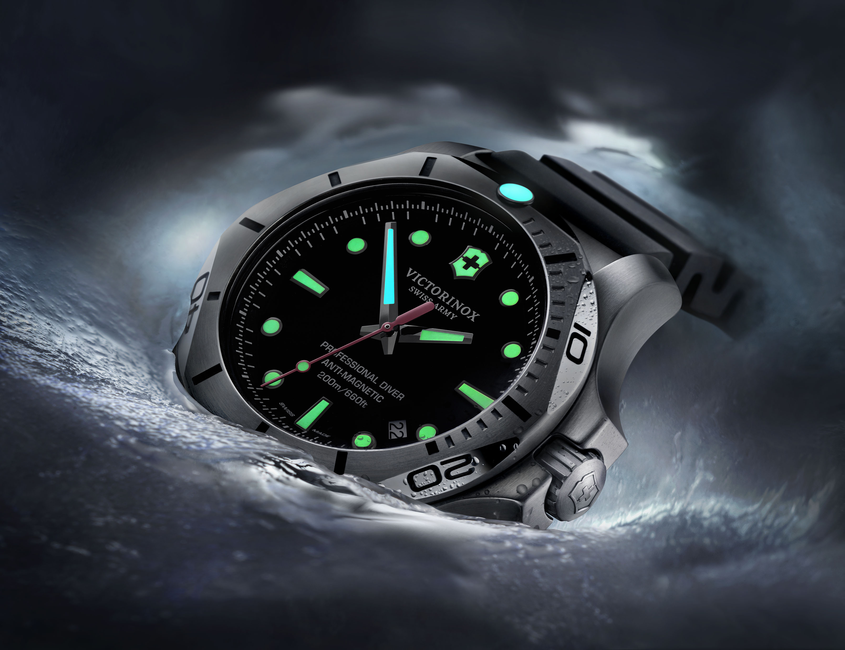 Victorinox Professional Diver luminous watch