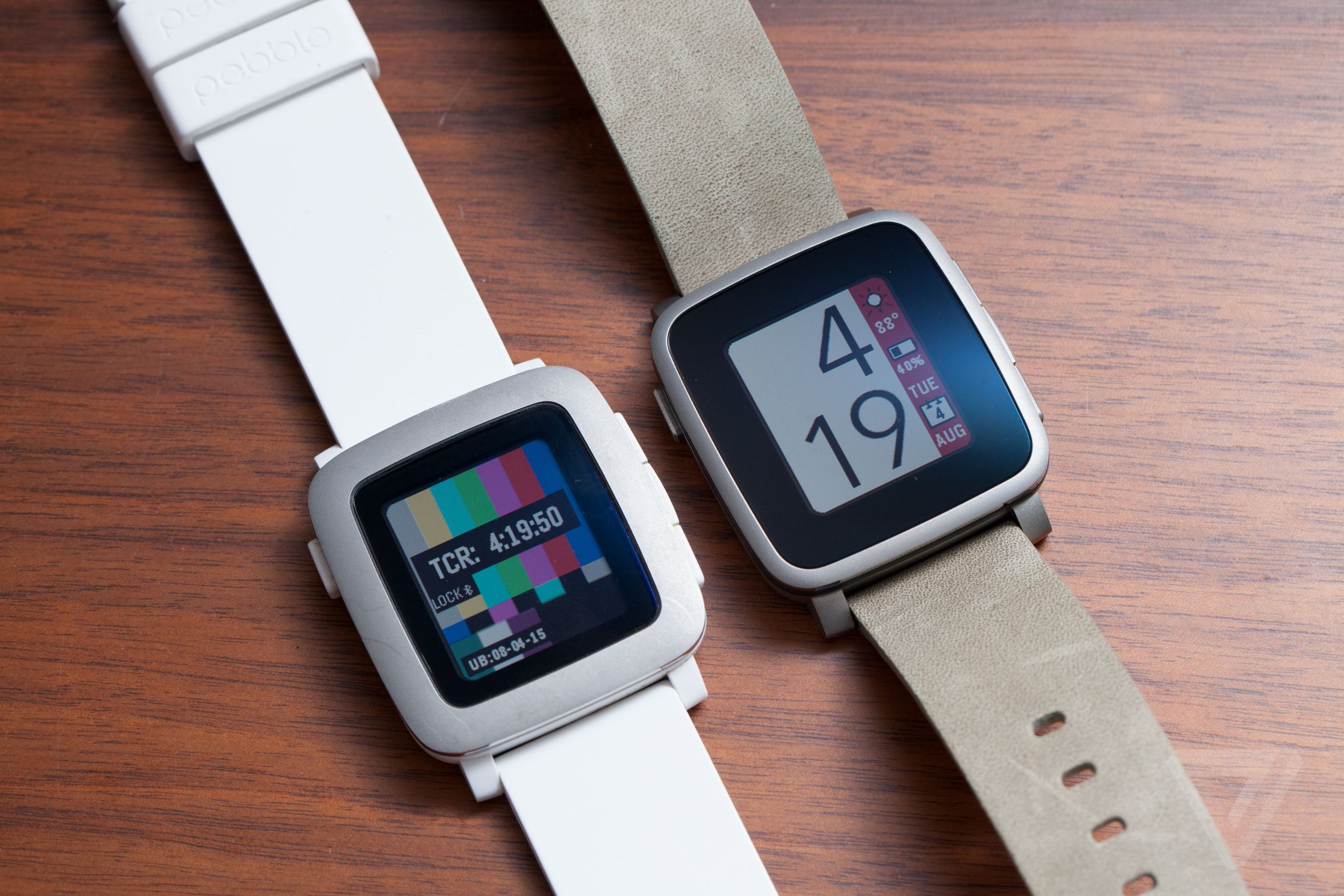 Front of Pebble Time Steel 03